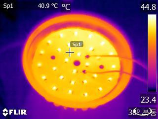 파일:led lamp e26 03 029.jpg
