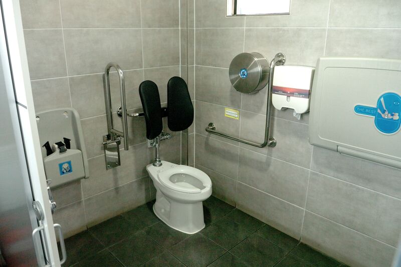 파일:restroom05 01 001.jpg