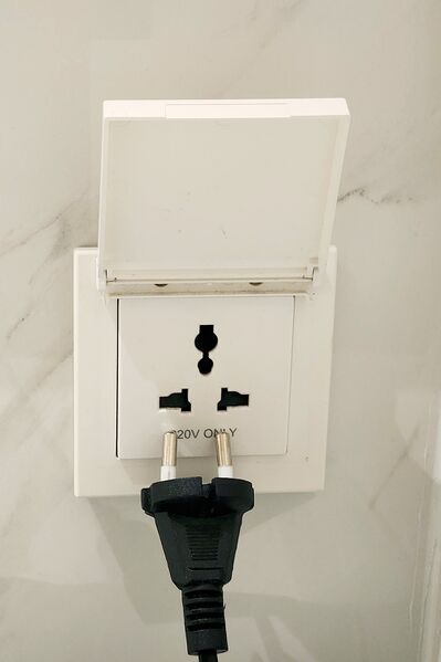 파일:travel adapter07 001.jpg