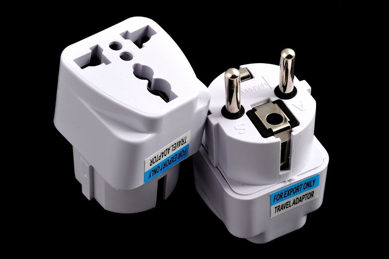 파일:travel adapter01 001.jpg