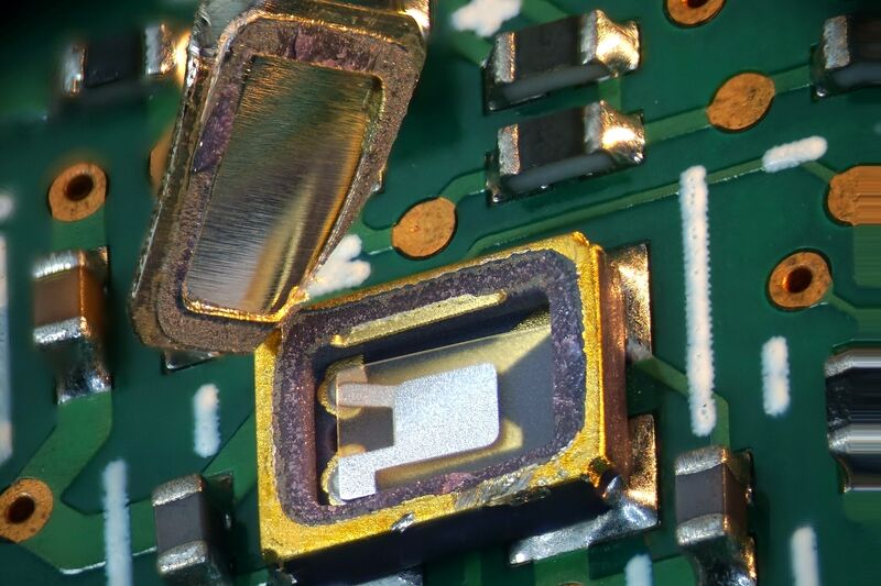 파일:xtal smd 06 003.jpg