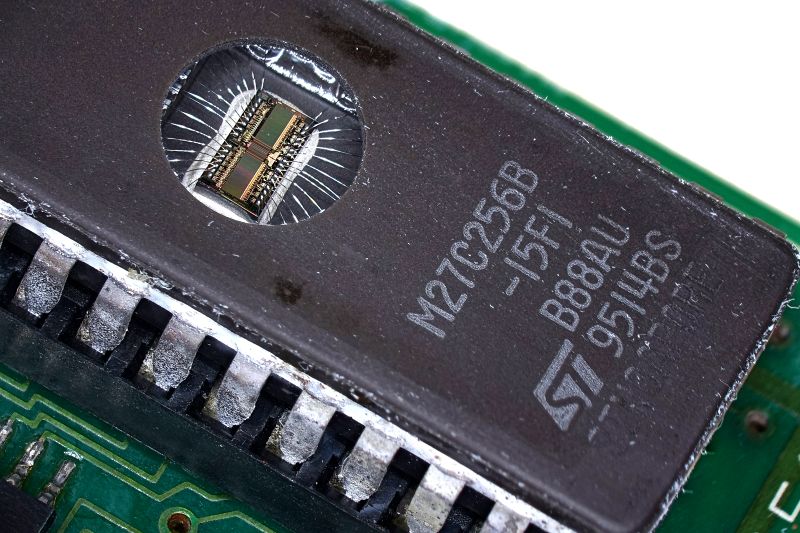 파일:uveprom04 001.jpg