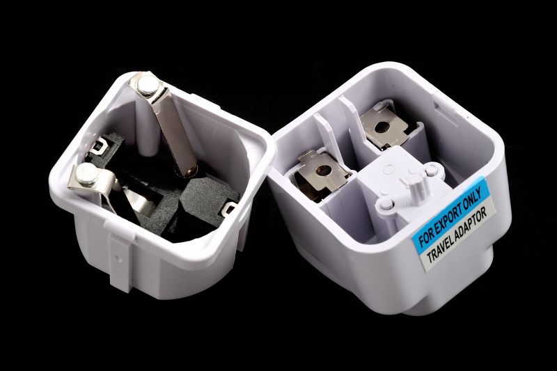 파일:travel adapter01 002.jpg