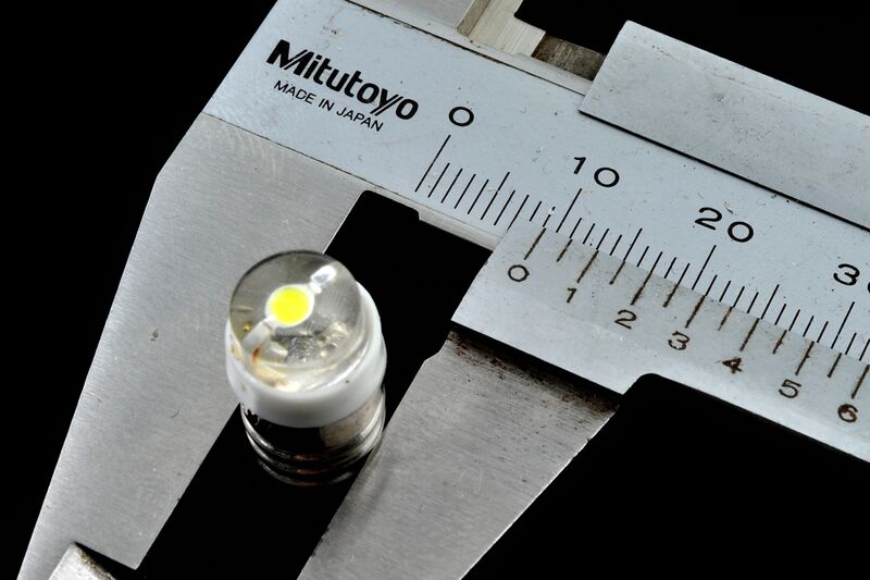 파일:led lamp e10 01 003.jpg