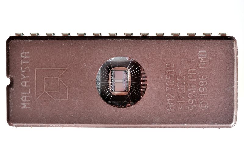 파일:uveprom1 002.jpg