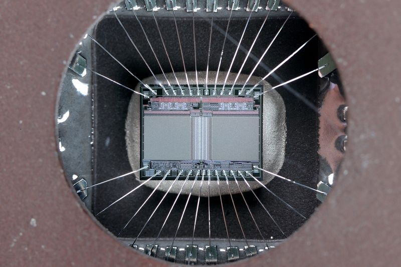 파일:uveprom1 003.jpg