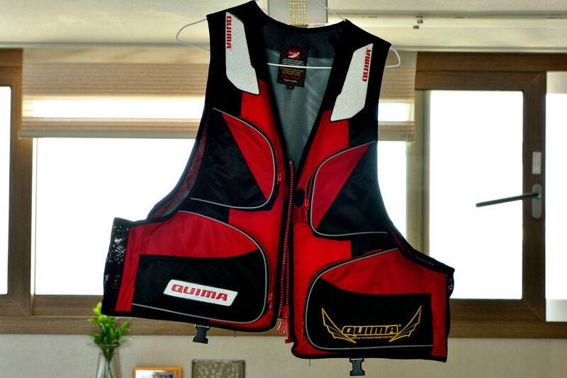 파일:life vest02 001.jpg