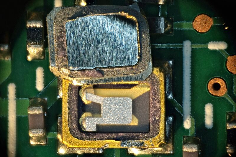 파일:xtal smd 06 004.jpg