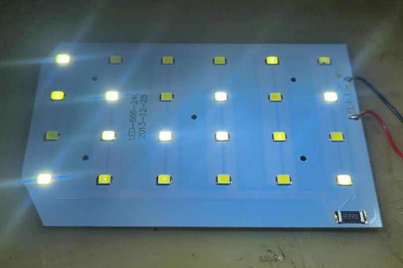 파일:desklamp led01 013.jpg