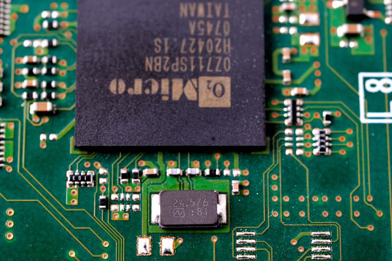 파일:xtal smd 05 001.jpg