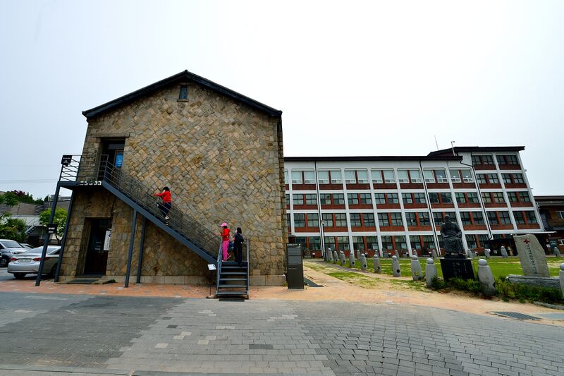 파일:suwon catholic holy ground04 002.jpg