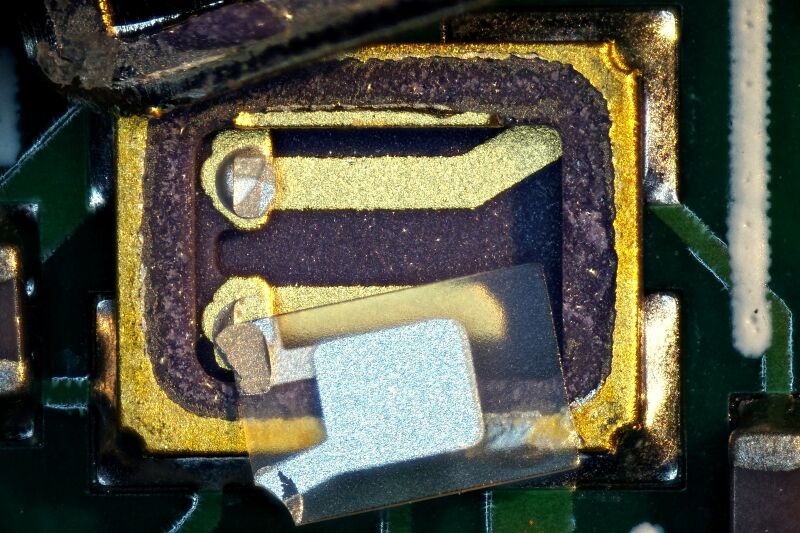 파일:xtal smd 06 005.jpg