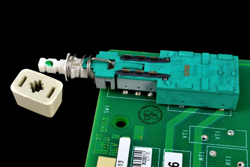 파일:pushbutton latch02 001.jpg