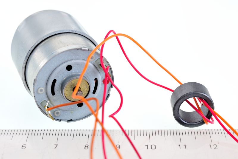 파일:brushed dc motor05 005.jpg