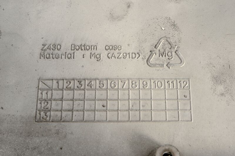 파일:lg z460 01 010.jpg