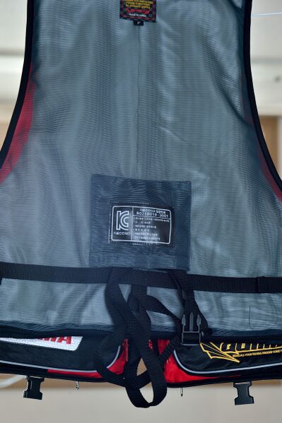 파일:life vest02 002.jpg