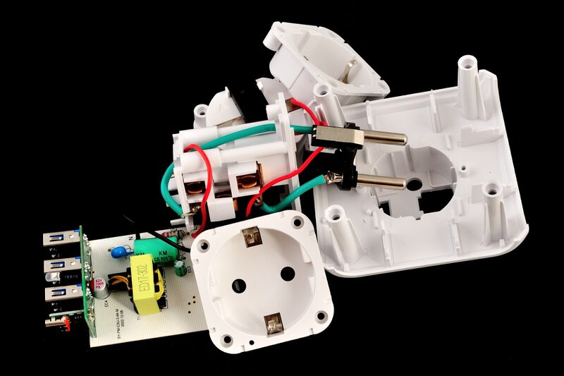 파일:multioutlet03 07 006.jpg