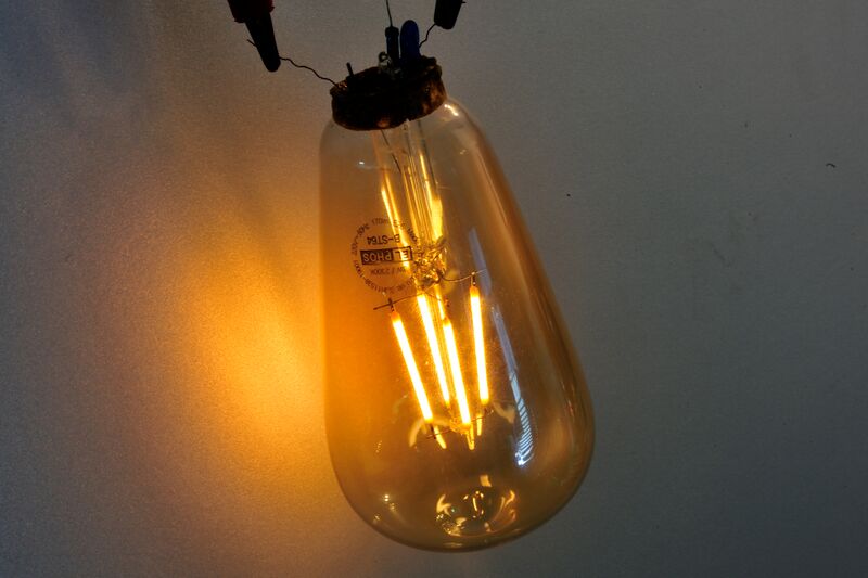 파일:led lamp e26 04 006.jpg