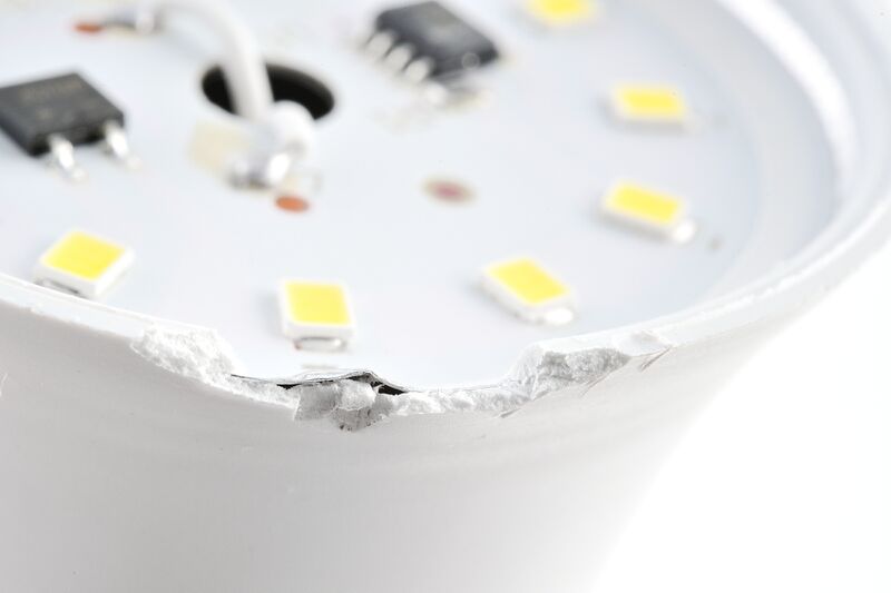 파일:led lamp e26 10 004.jpg