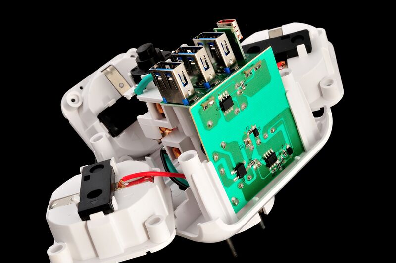 파일:multioutlet03 07 005.jpg