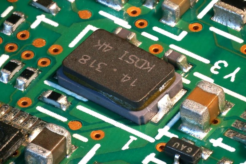 파일:xtal smd 08 001.jpg